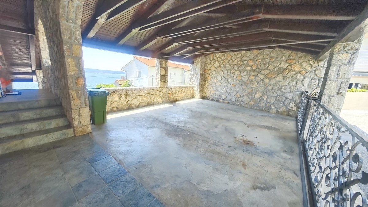 Crikvenica, villa indipendente con 4 unità abitative, vicino al mare!