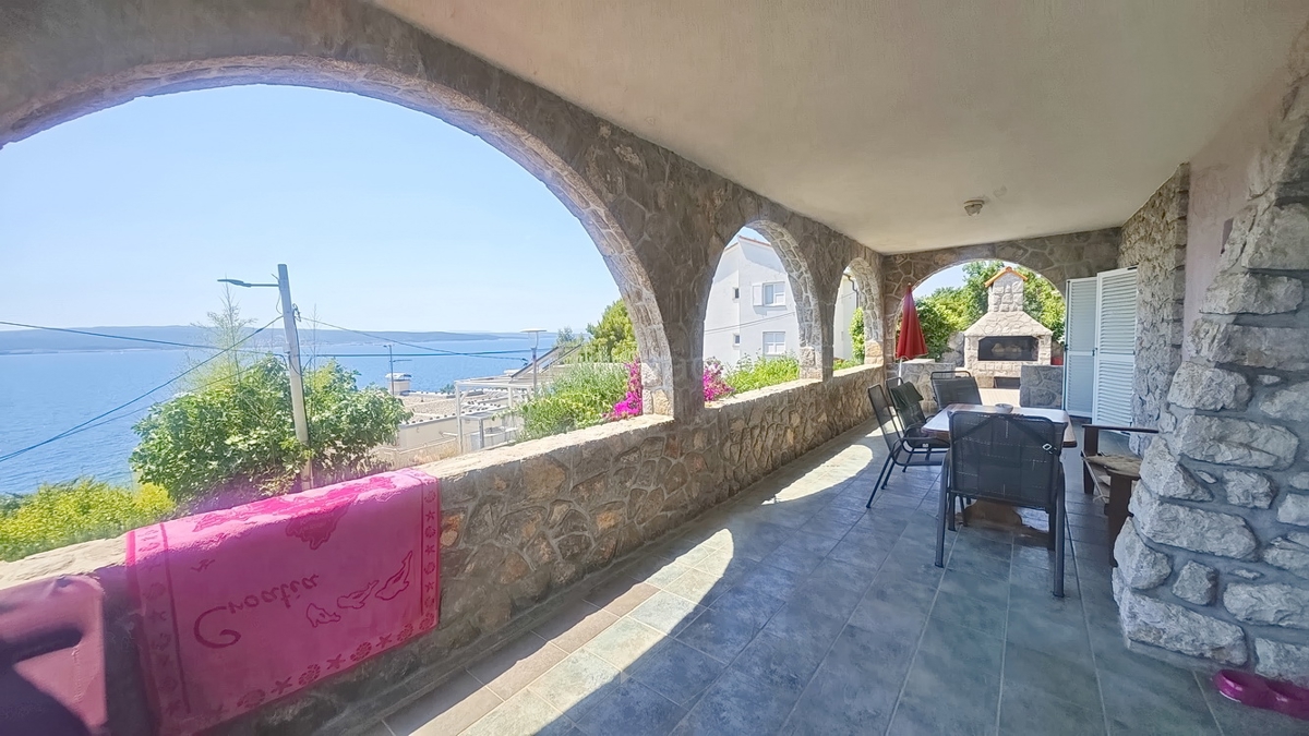 Crikvenica, villa indipendente con 4 unità abitative, vicino al mare!