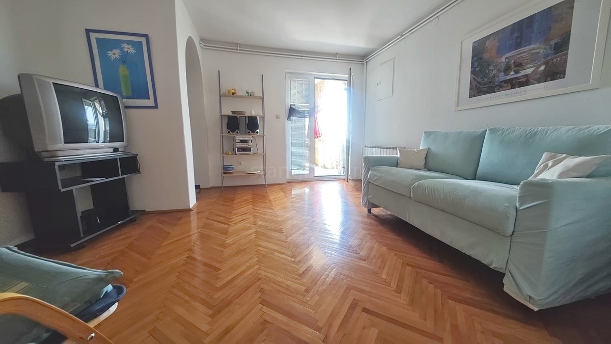 Crikvenica, villa indipendente con 4 unità abitative, vicino al mare!