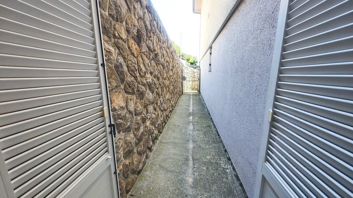 Crikvenica, villa indipendente con 4 unità abitative, vicino al mare!