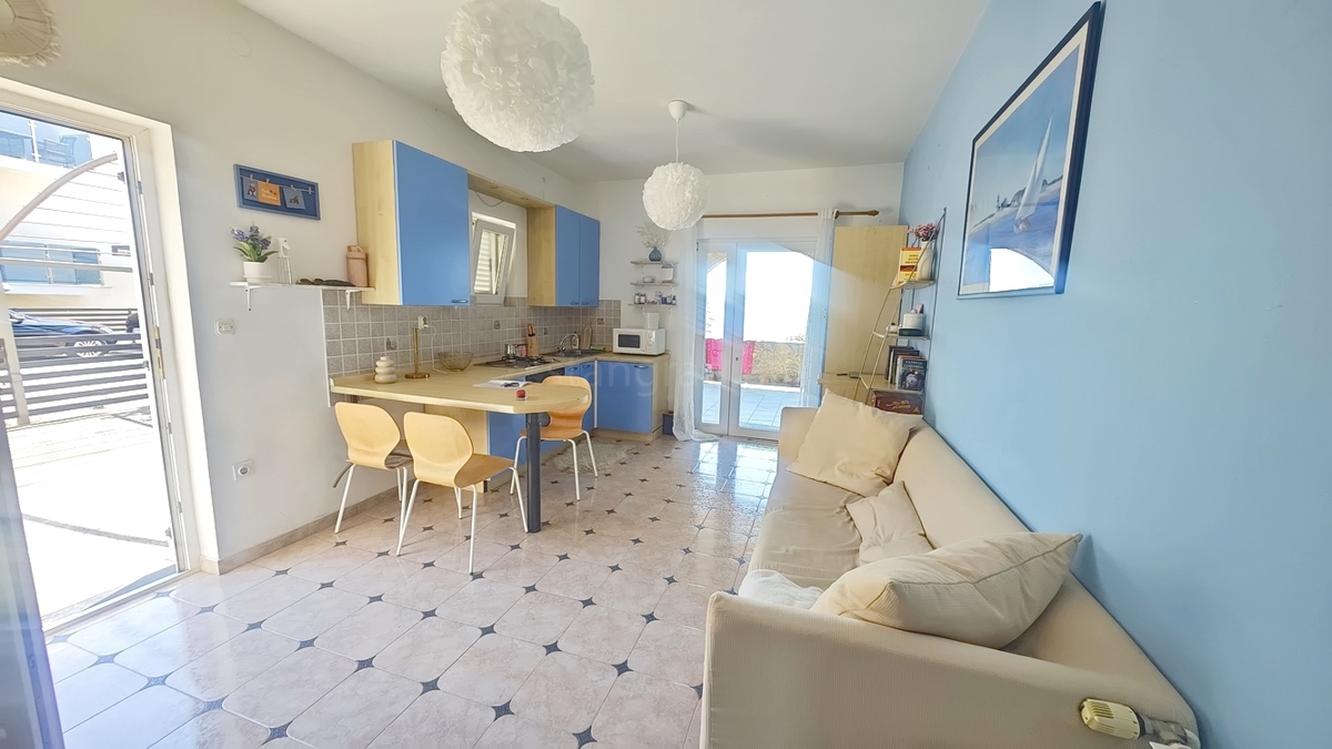 Crikvenica, villa indipendente con 4 unità abitative, vicino al mare!