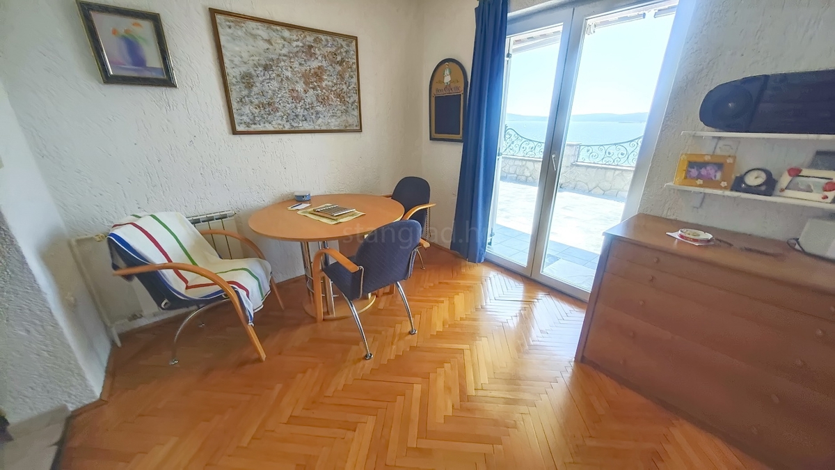 Crikvenica, villa indipendente con 4 unità abitative, vicino al mare!