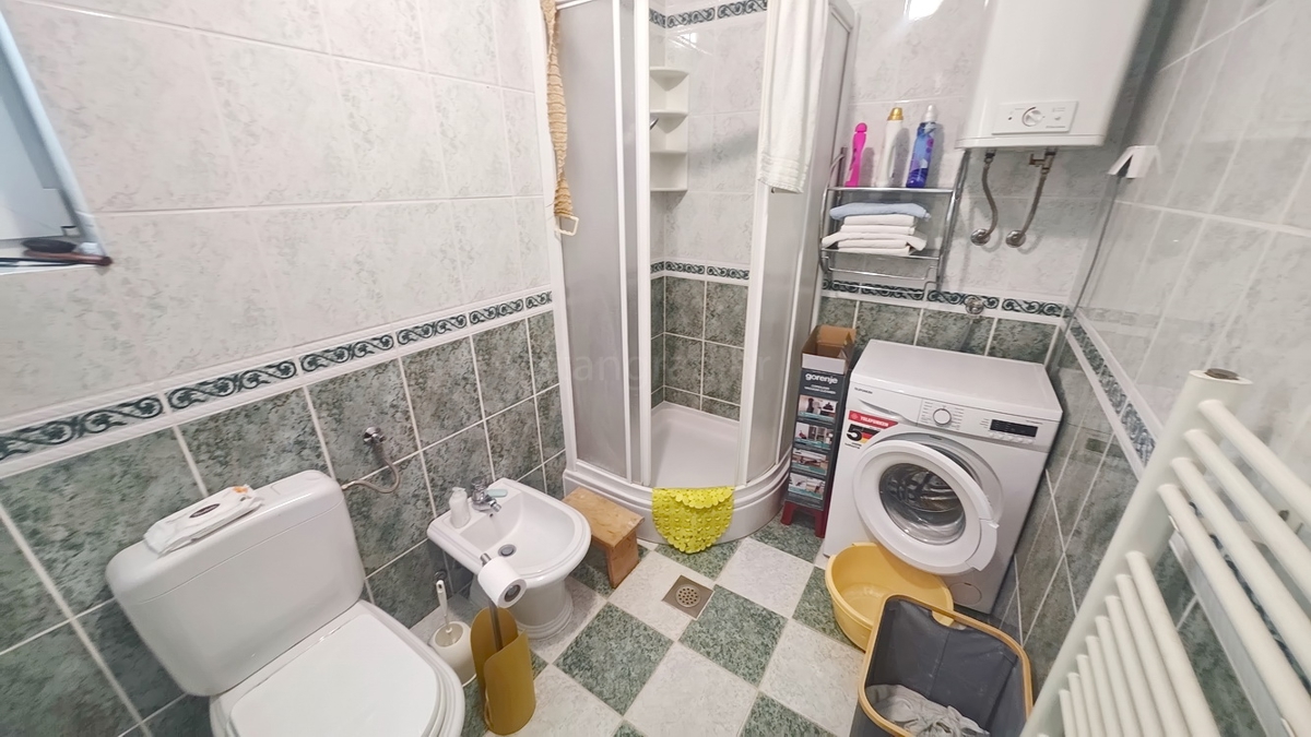 Crikvenica, villa indipendente con 4 unità abitative, vicino al mare!