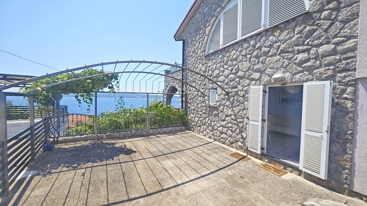 Crikvenica, villa indipendente con 4 unità abitative, vicino al mare!