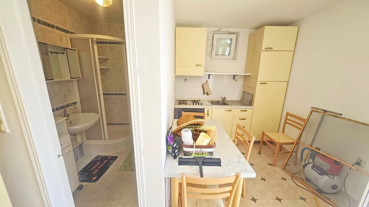 Crikvenica, villa indipendente con 4 unità abitative, vicino al mare!