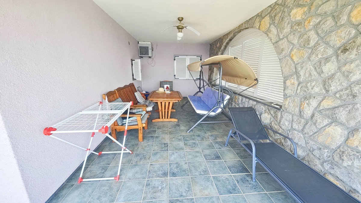 Crikvenica, villa indipendente con 4 unità abitative, vicino al mare!