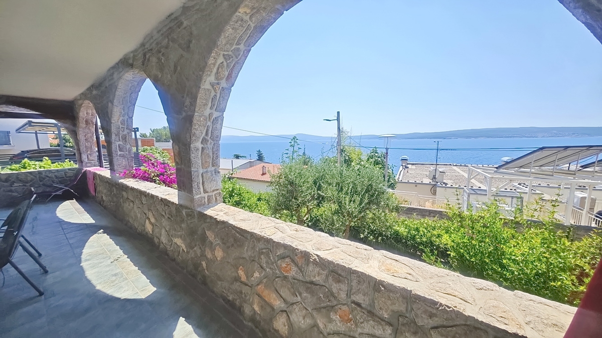 Crikvenica, villa indipendente con 4 unità abitative, vicino al mare!
