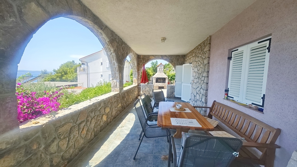 Crikvenica, villa indipendente con 4 unità abitative, vicino al mare!