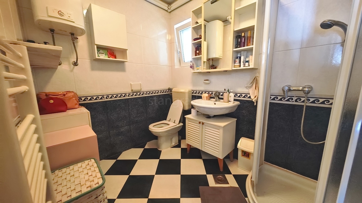 Crikvenica, villa indipendente con 4 unità abitative, vicino al mare!