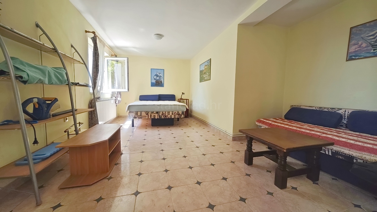 Crikvenica, villa indipendente con 4 unità abitative, vicino al mare!