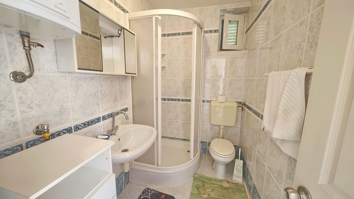 Crikvenica, villa indipendente con 4 unità abitative, vicino al mare!