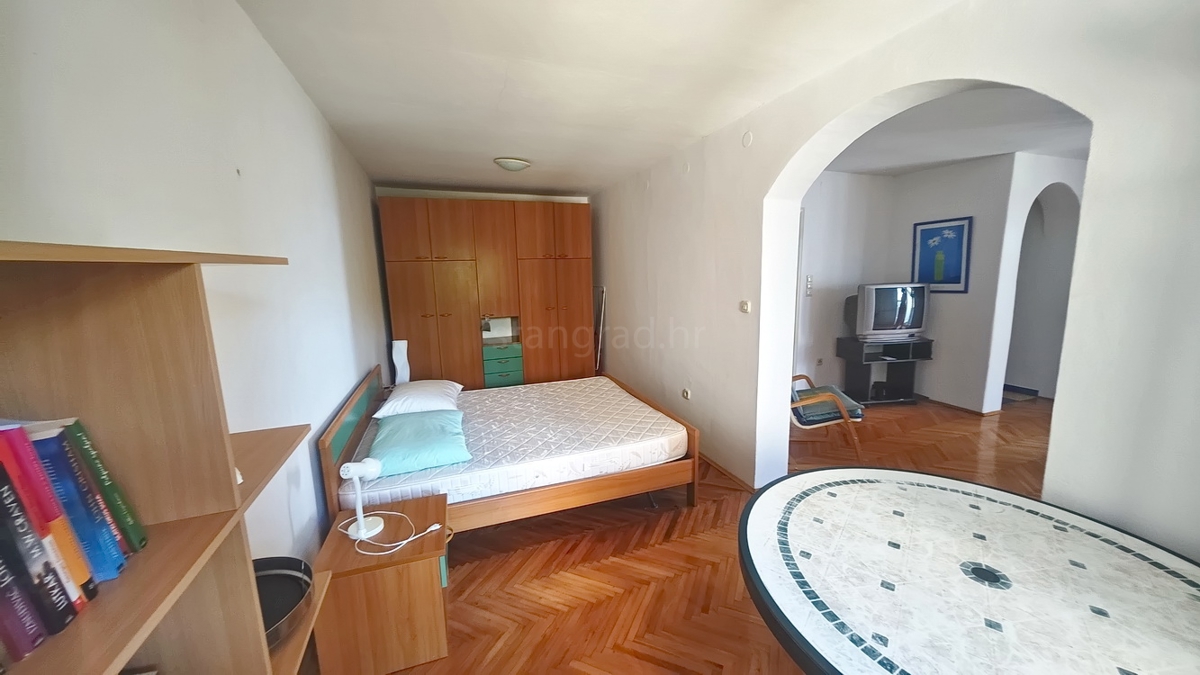 Crikvenica, villa indipendente con 4 unità abitative, vicino al mare!