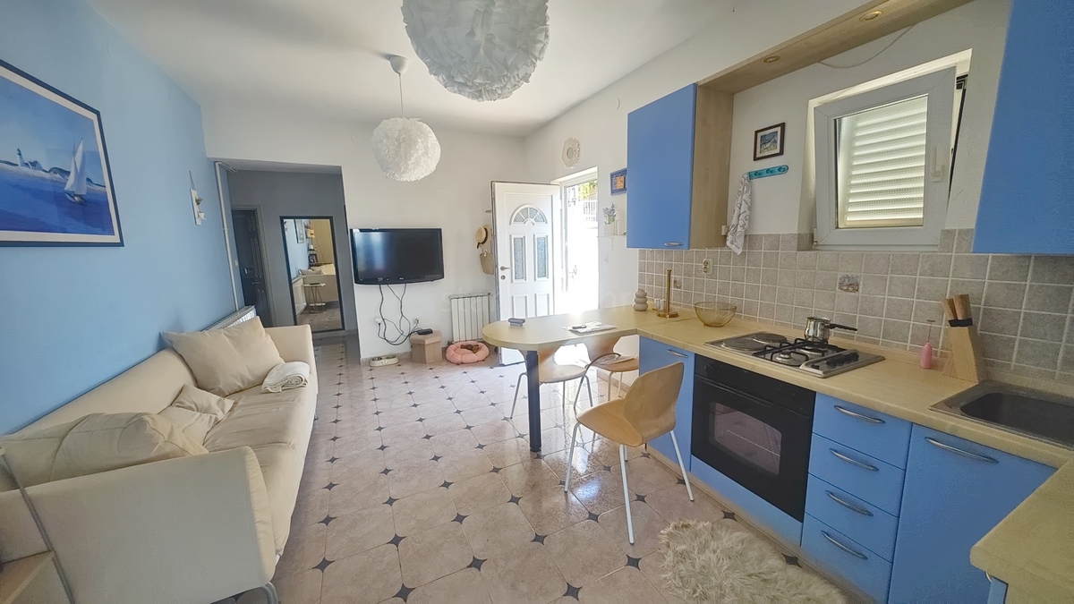 Crikvenica, villa indipendente con 4 unità abitative, vicino al mare!