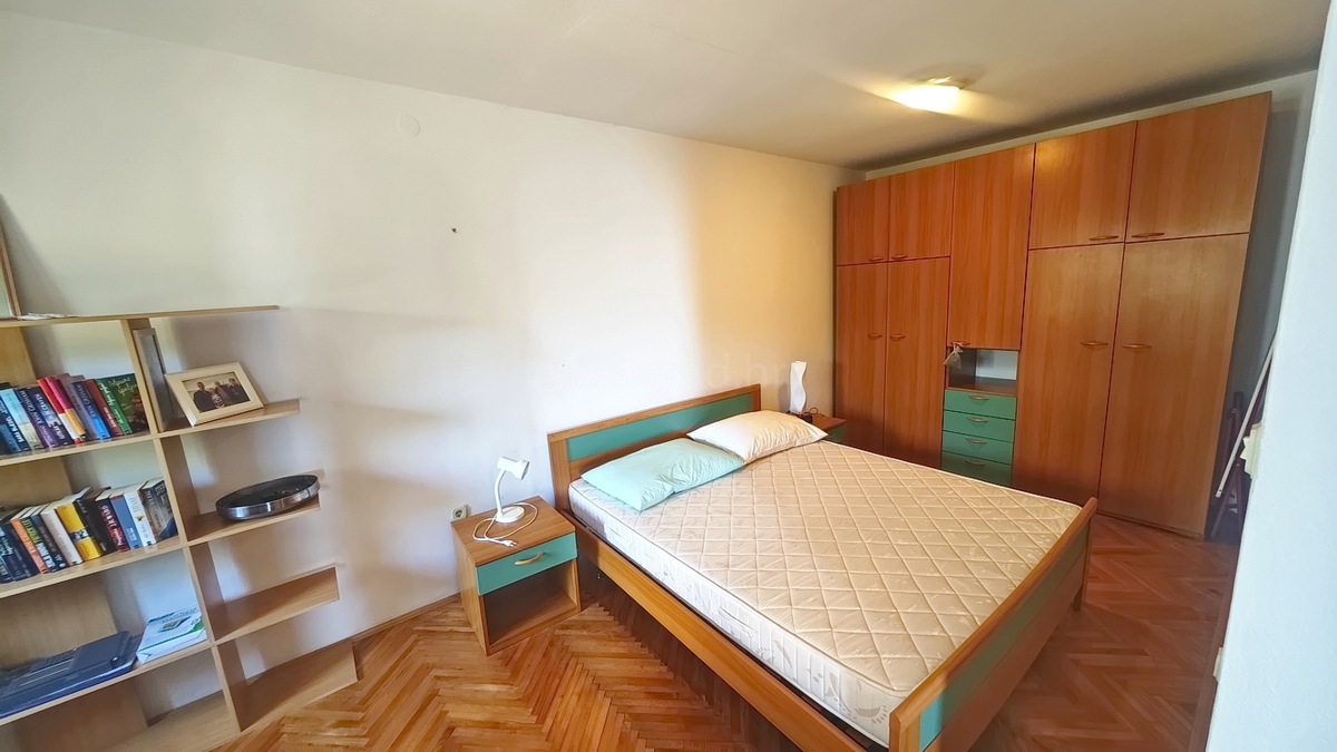 Crikvenica, villa indipendente con 4 unità abitative, vicino al mare!