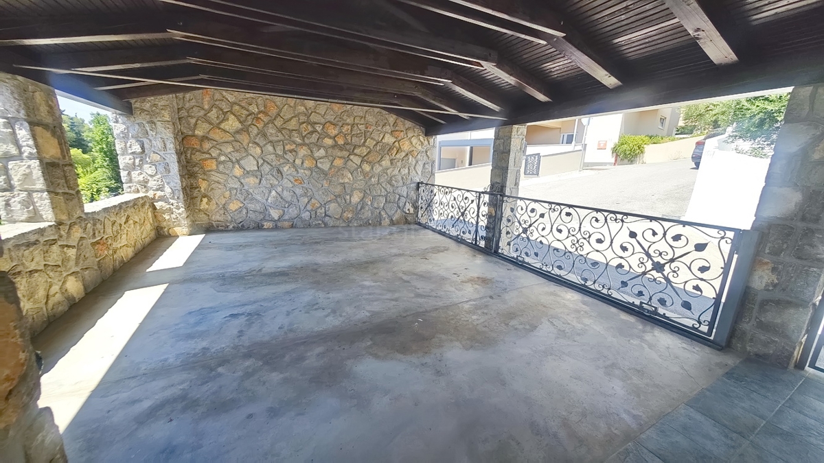 Crikvenica, villa indipendente con 4 unità abitative, vicino al mare!