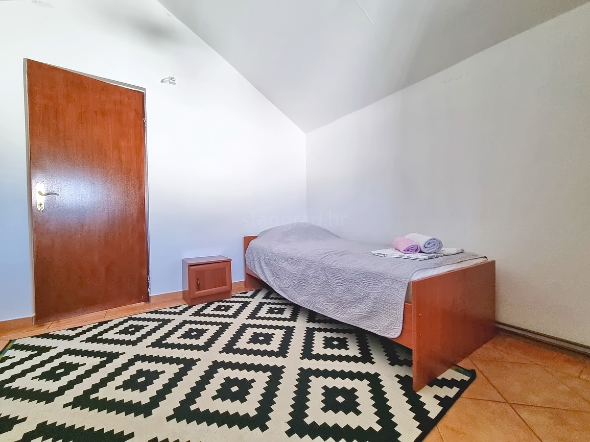 Malinska, appartamento al 2° piano vicino al centro e al mare con vista!