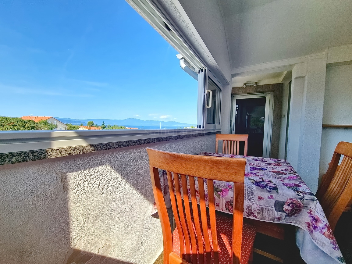 Malinska, appartamento al 2° piano vicino al centro e al mare con vista!