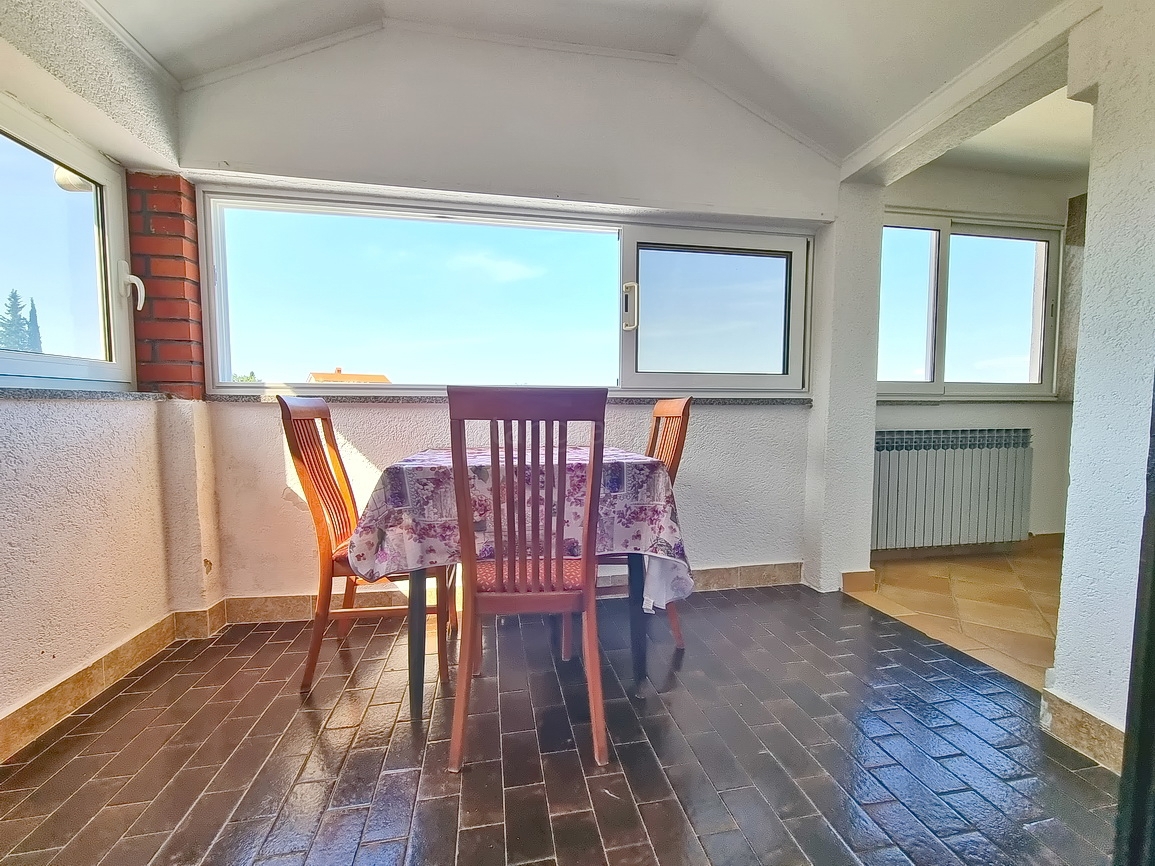 Malinska, appartamento al 2° piano vicino al centro e al mare con vista!