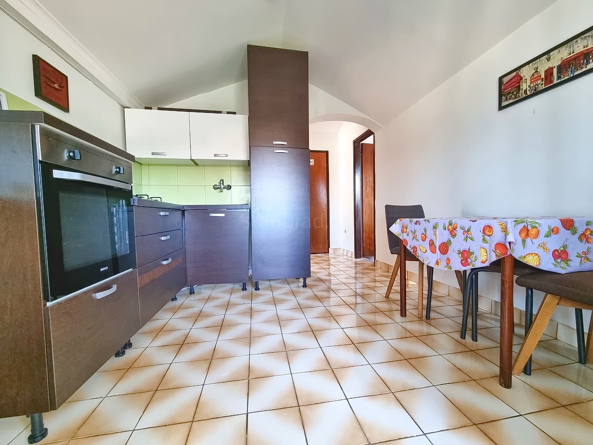 Malinska, appartamento al 2° piano vicino al centro e al mare con vista!