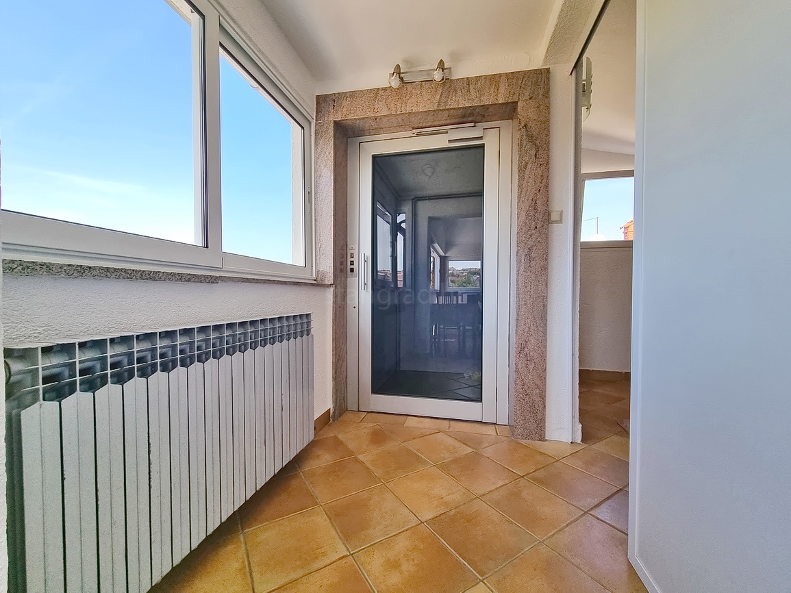 Malinska, appartamento al 2° piano vicino al centro e al mare con vista!