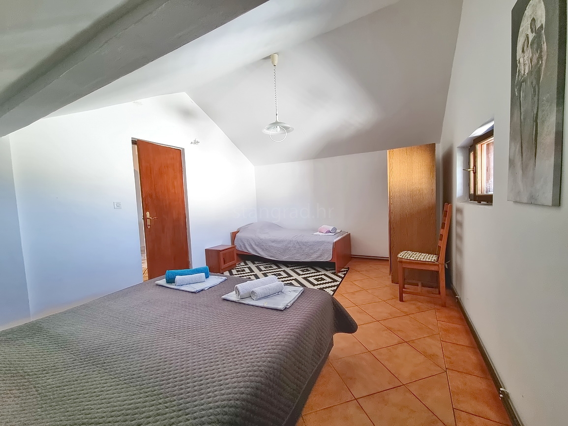 Malinska, appartamento al 2° piano vicino al centro e al mare con vista!