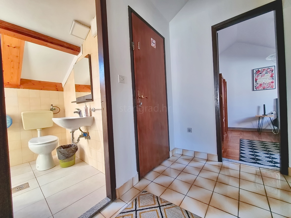 Malinska, appartamento al 2° piano vicino al centro e al mare con vista!