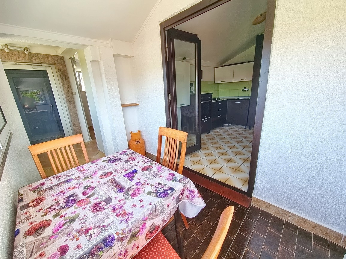 Malinska, appartamento al 2° piano vicino al centro e al mare con vista!