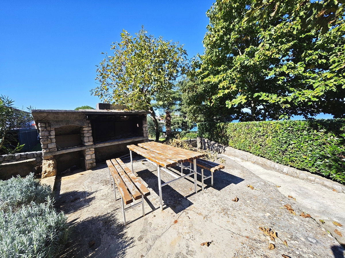 Malinska, appartamento con una camera da letto vicinissimo al mare!