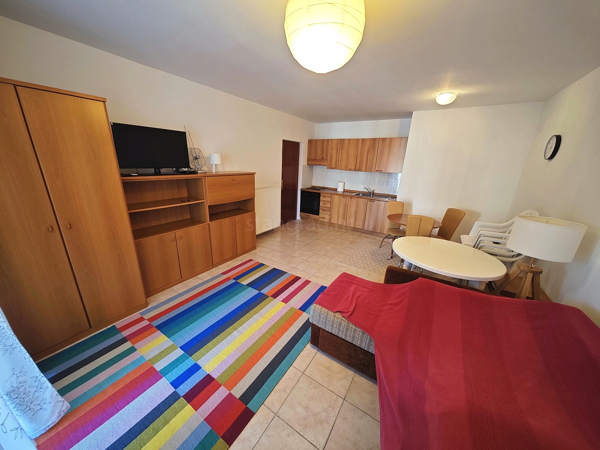 Malinska, appartamento con una camera da letto vicinissimo al mare!