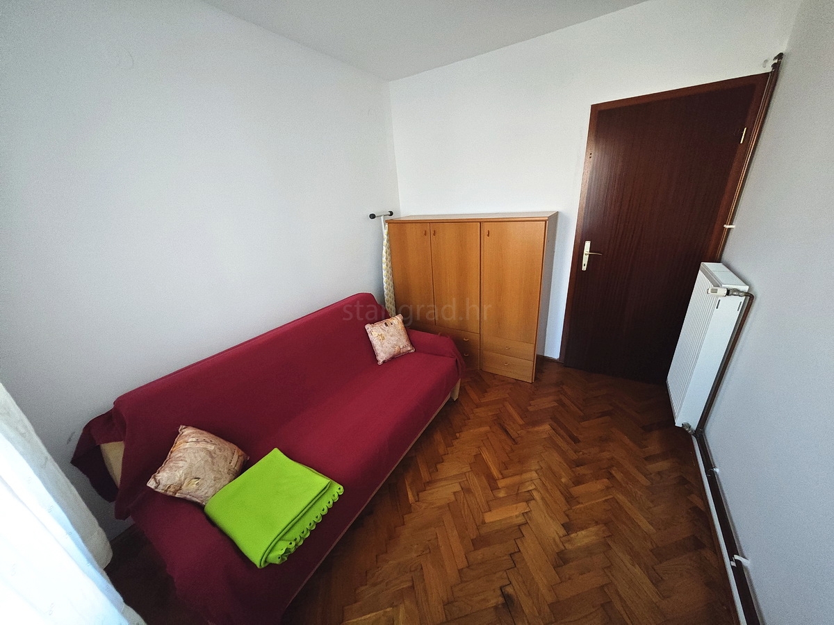 Malinska, appartamento con una camera da letto vicinissimo al mare!