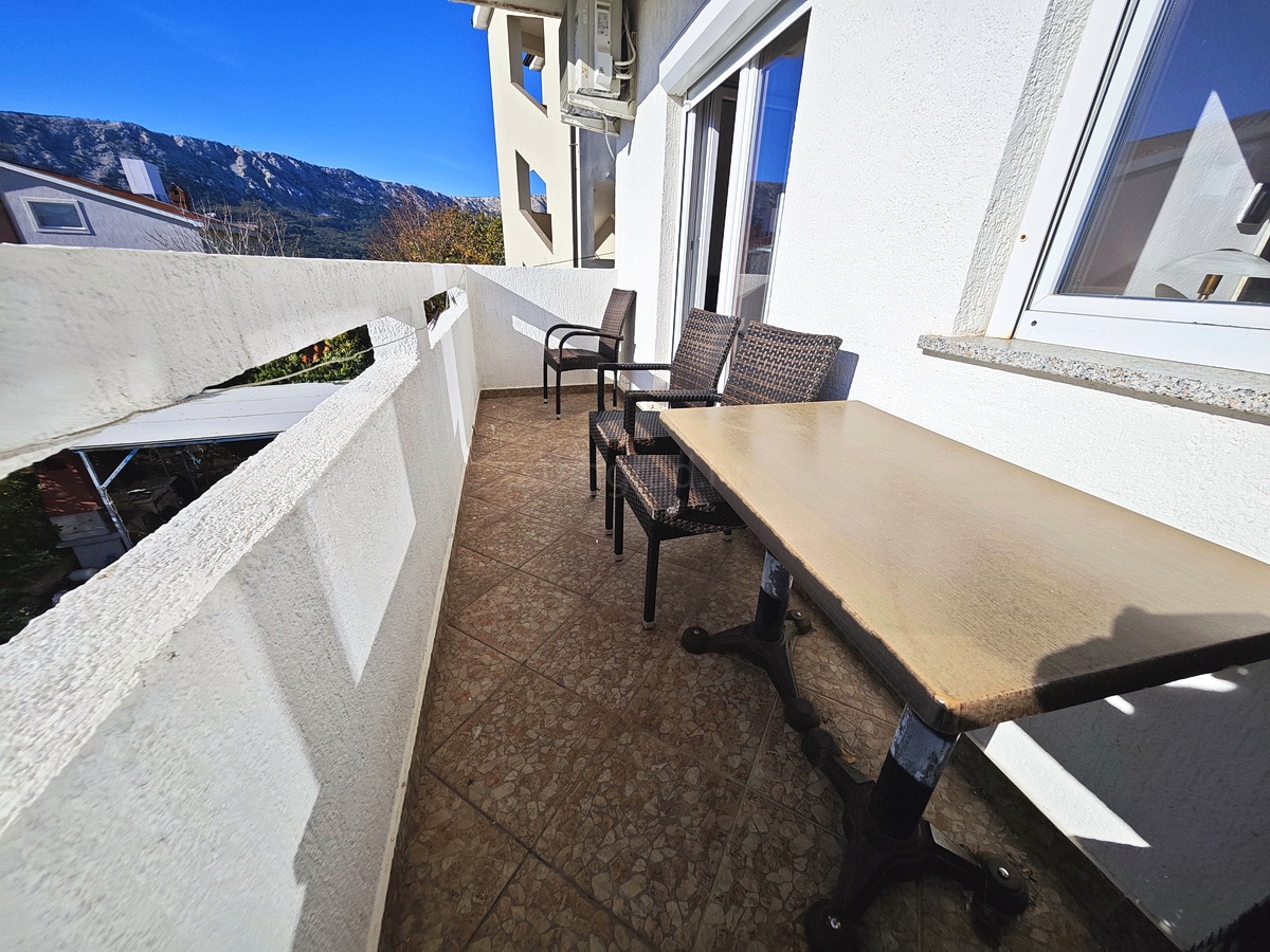 Baška, due appartamenti vicino al mare con vista!