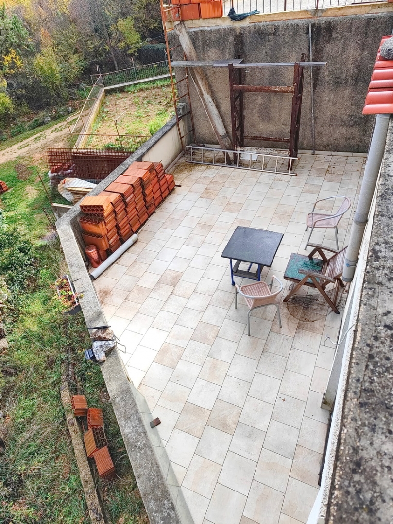 Zona di Vrbnik, casa in pietra con vista mare e giardino!