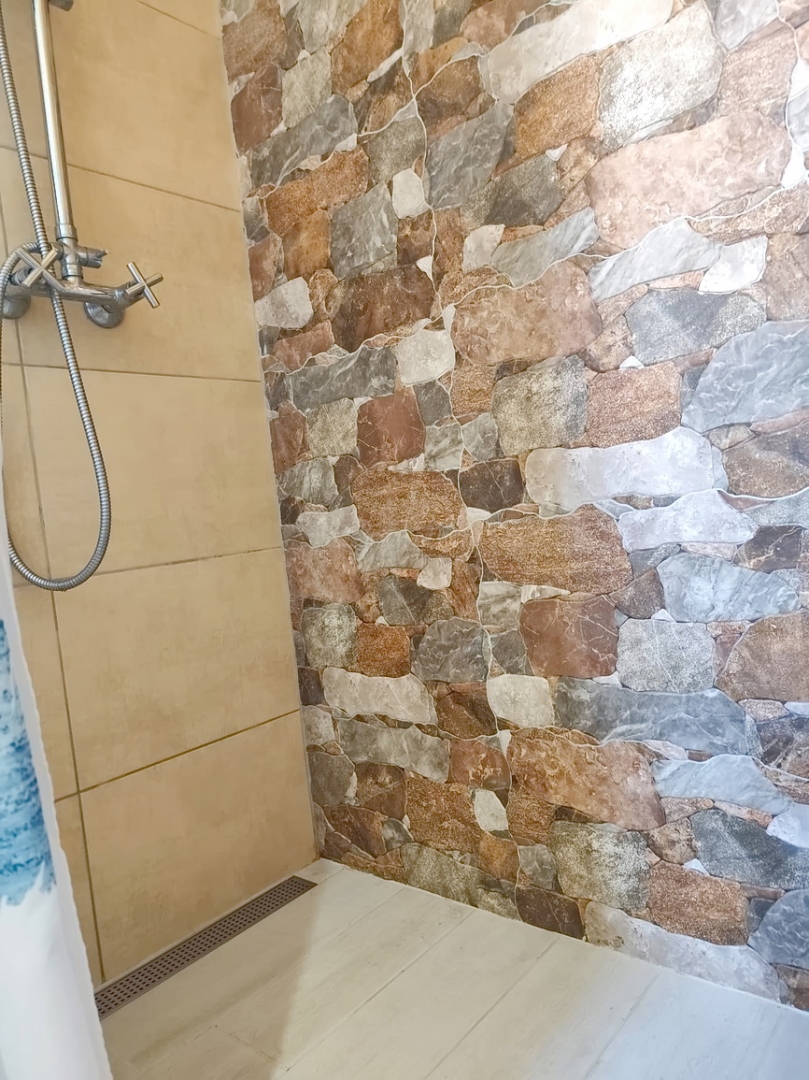 Zona di Vrbnik, casa in pietra con vista mare e giardino!