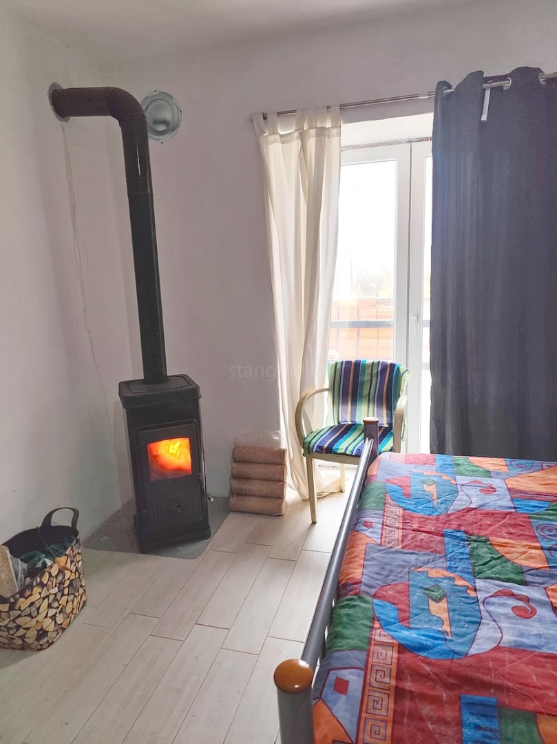 Zona di Vrbnik, casa in pietra con vista mare e giardino!