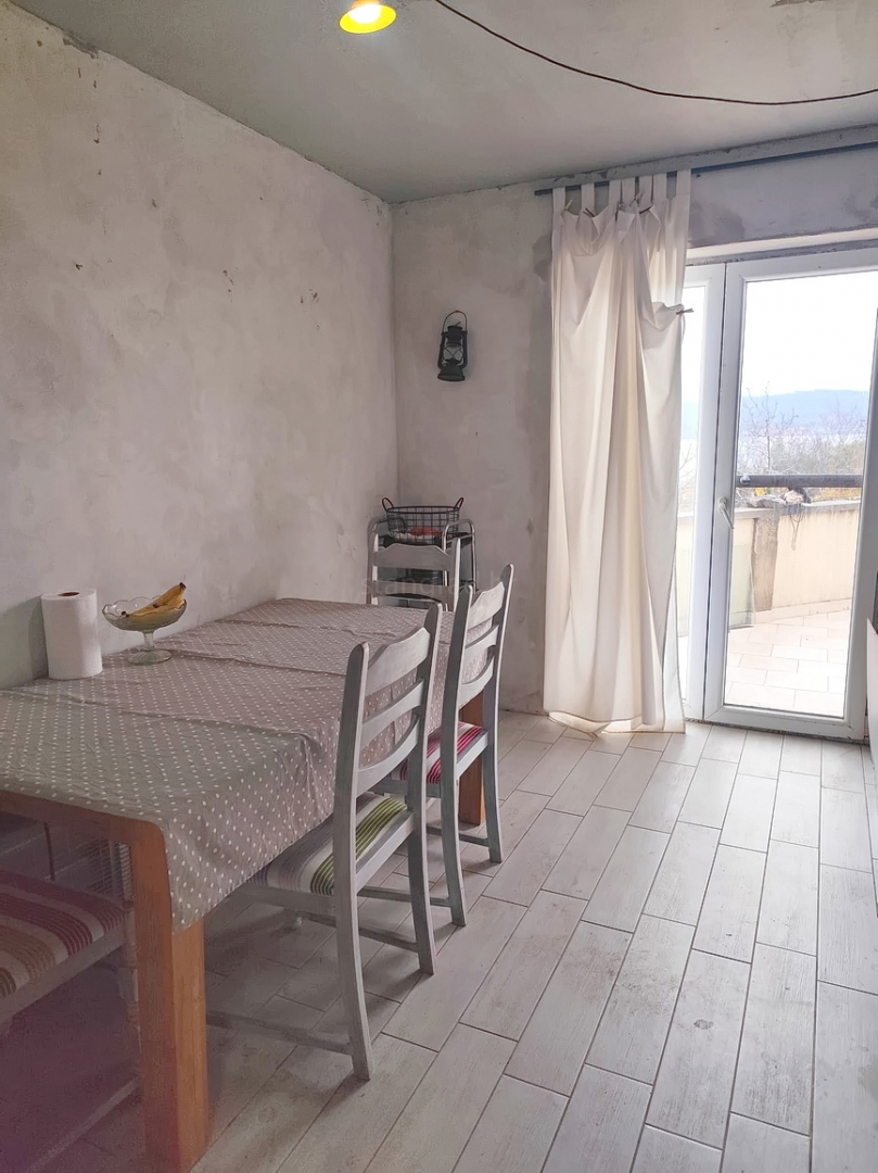 Zona di Vrbnik, casa in pietra con vista mare e giardino!