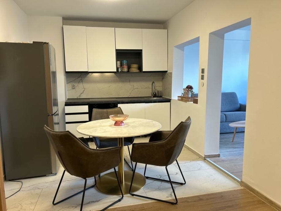 Šilo, casa a piano terra con giardino vicino a centro e mare!