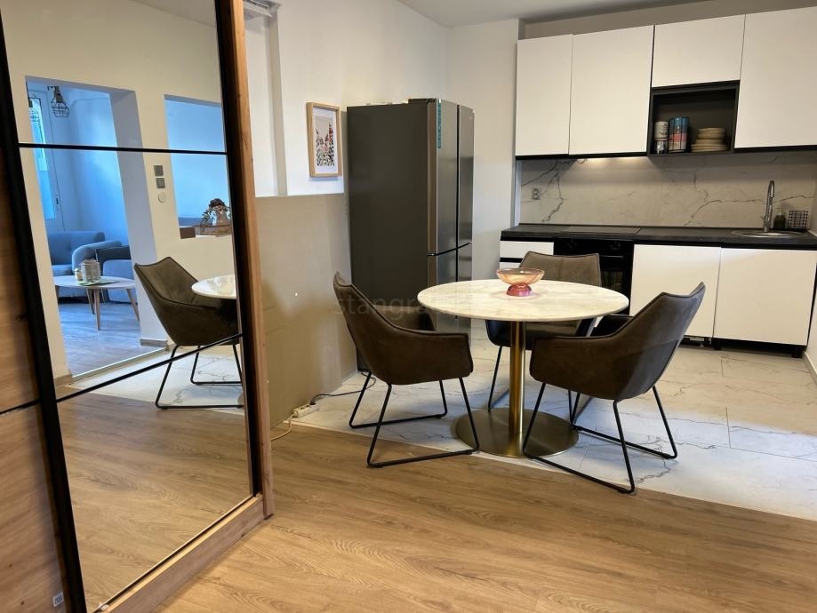 Šilo, casa a piano terra con giardino vicino a centro e mare!