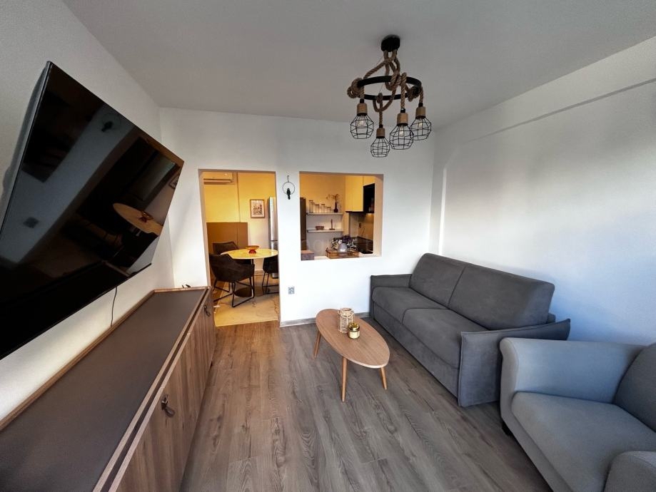 Šilo, casa a piano terra con giardino vicino a centro e mare!