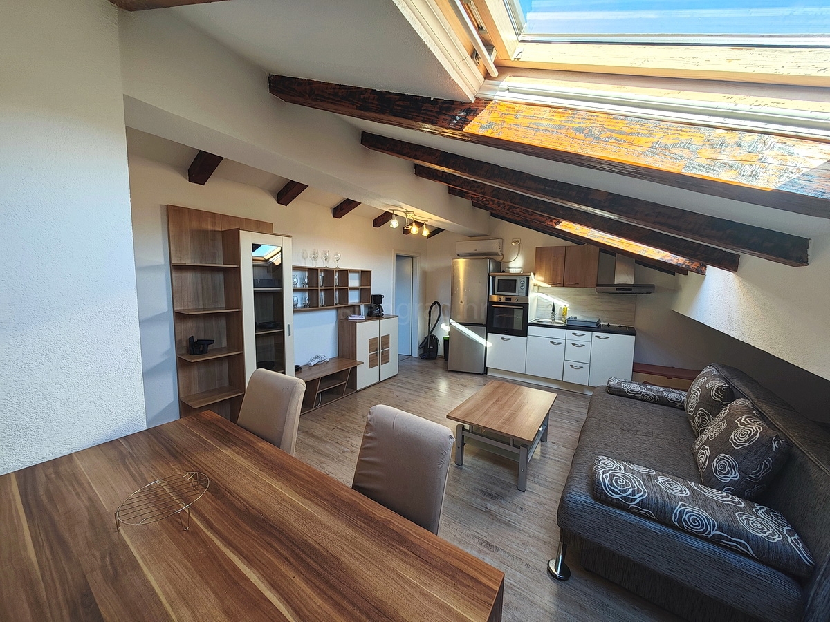 Malinska ditorni, due appartamenti con giardino e parcheggio!