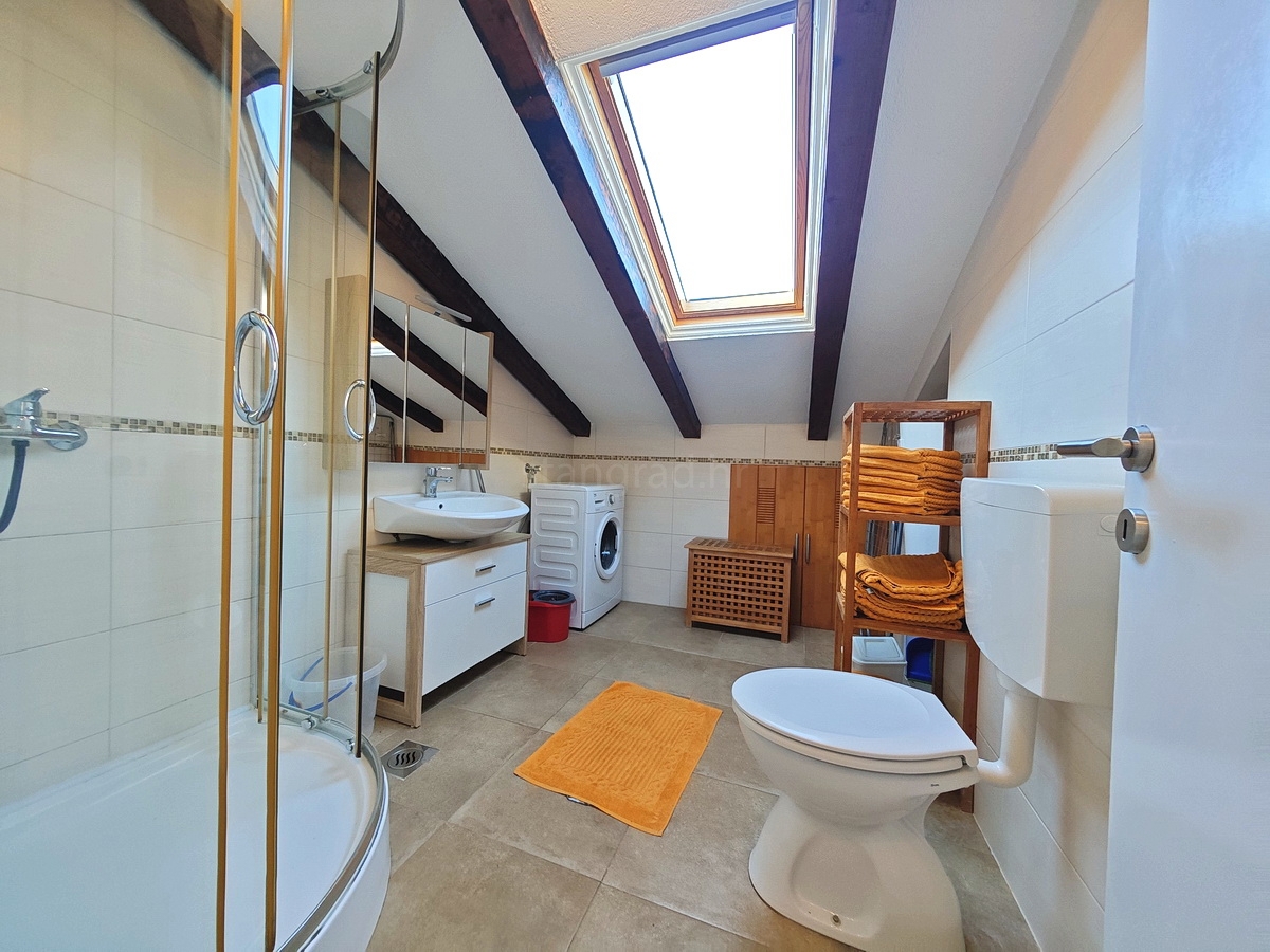 Malinska ditorni, due appartamenti con giardino e parcheggio!