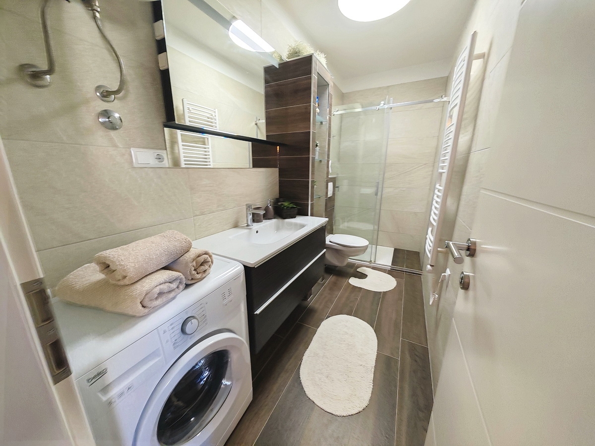 Malinska ditorni, due appartamenti con giardino e parcheggio!