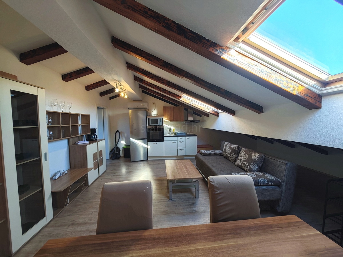 Malinska ditorni, due appartamenti con giardino e parcheggio!