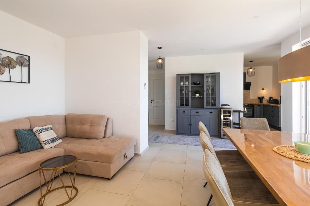 Malinska, moderna casa con piscina e vista mare!