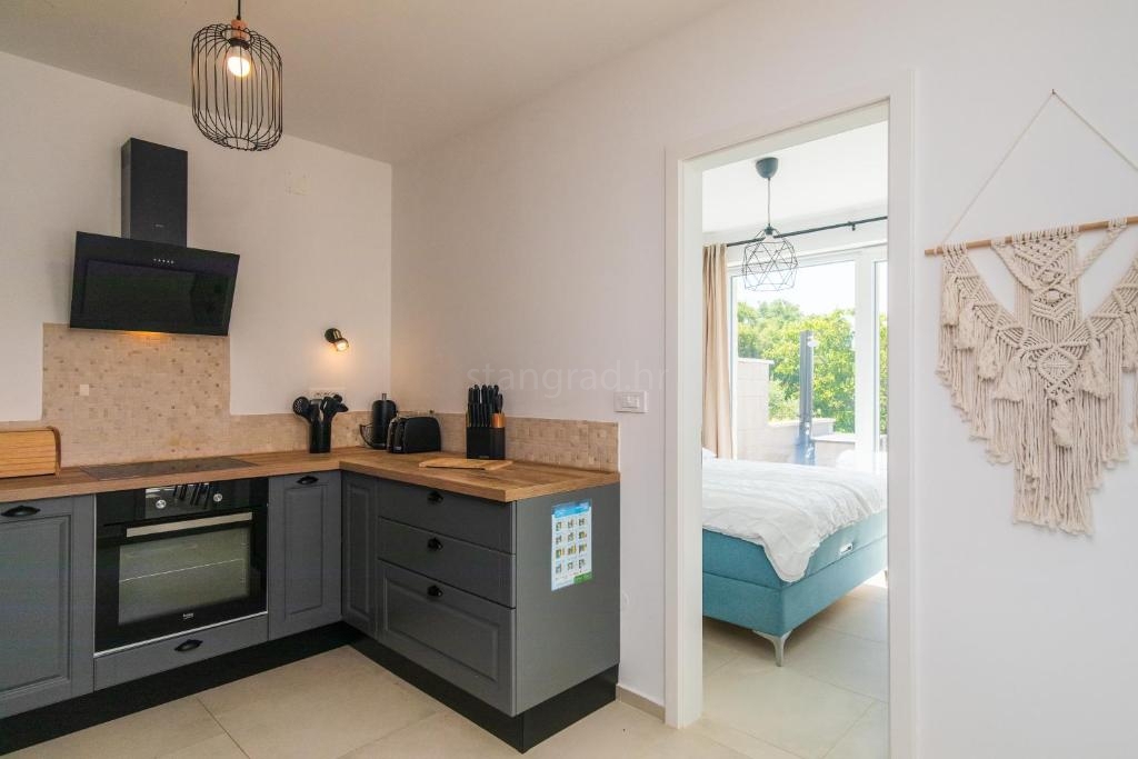 Malinska, moderna casa con piscina e vista mare!