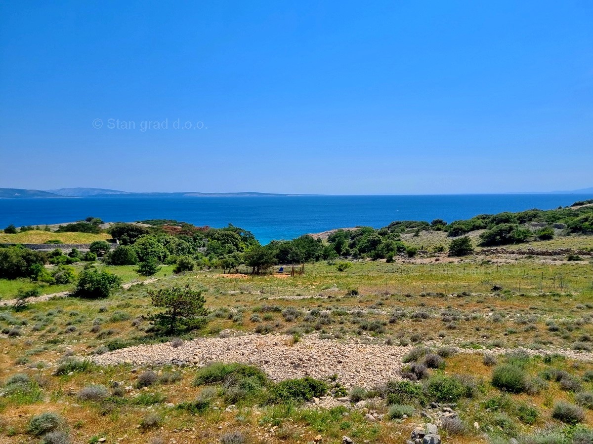 Punat, Stara Baška, vendita, terreno edificabile in una posizione tranquilla, a 100 m dal mare