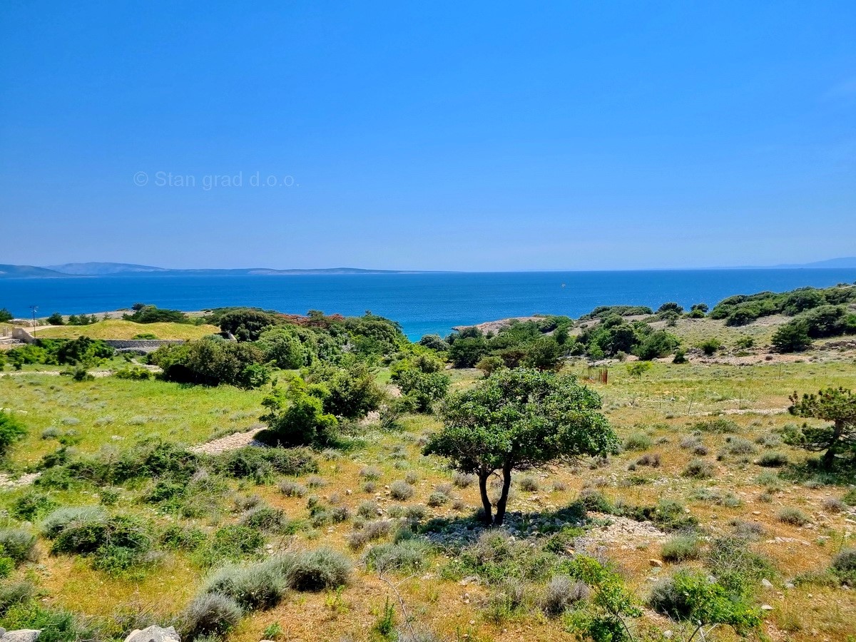 Punat, Stara Baška, vendita, terreno edificabile in una posizione tranquilla, a 100 m dal mare