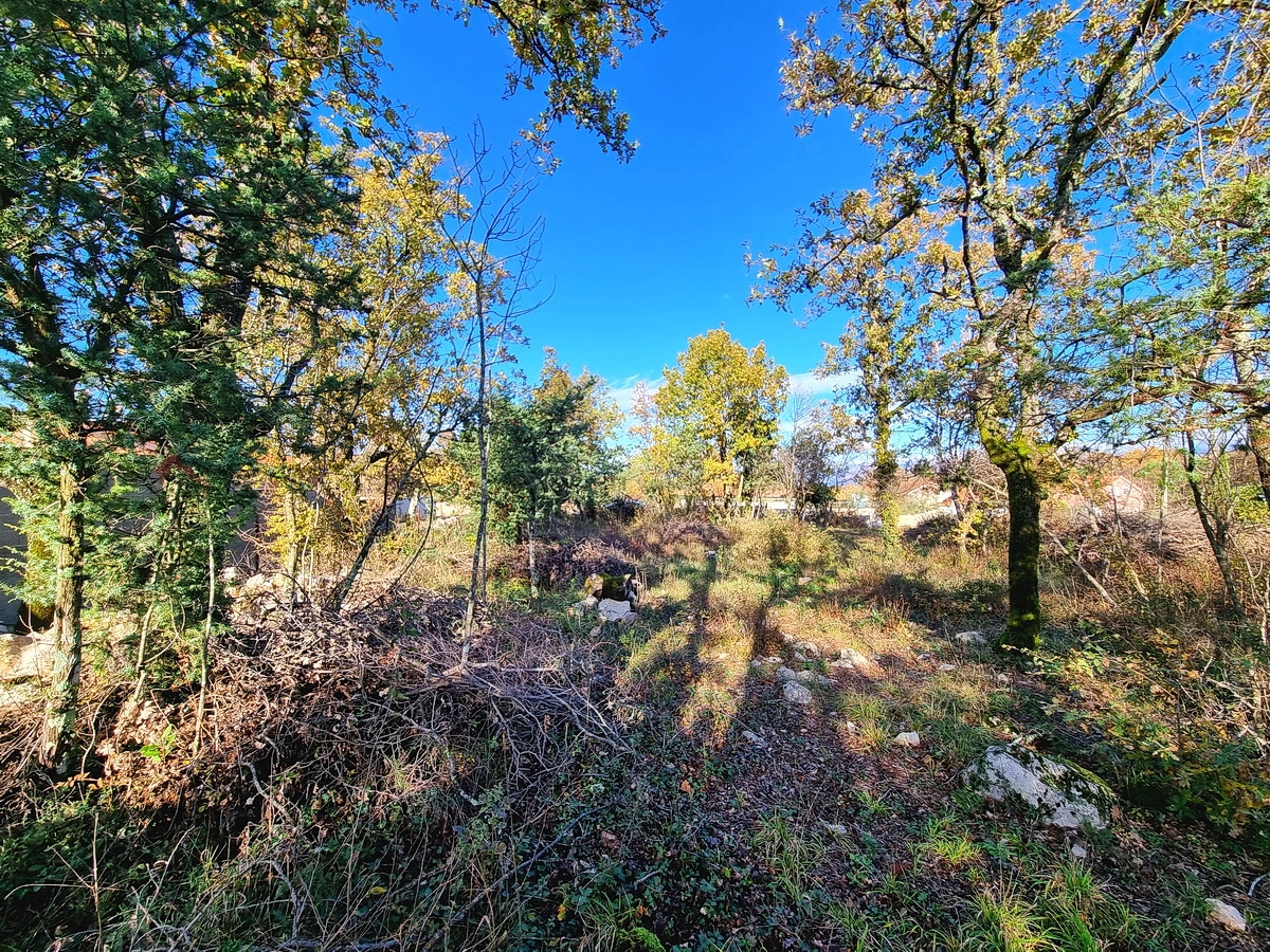Malinska, dintorni, terreno edificabile in una posizione tranquilla