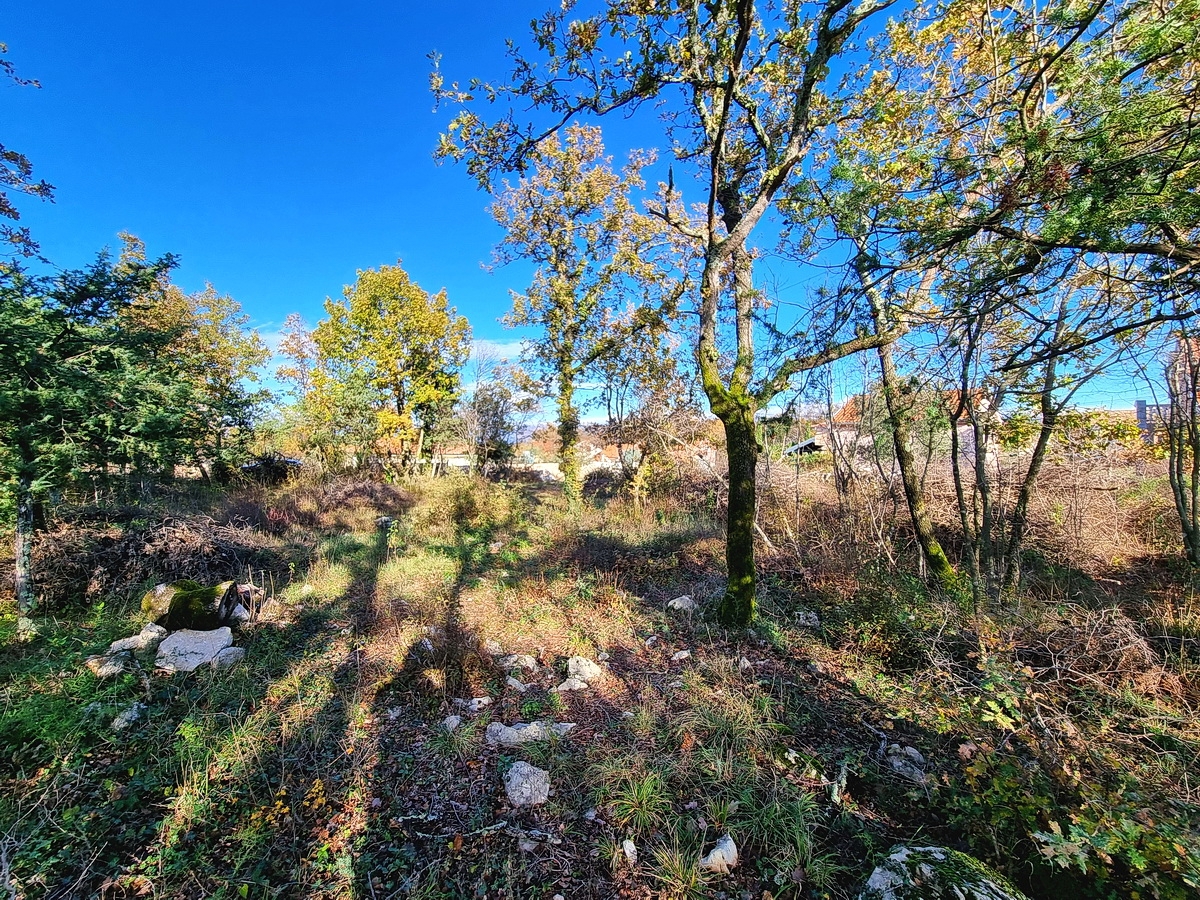 Malinska, dintorni, terreno edificabile in una posizione tranquilla