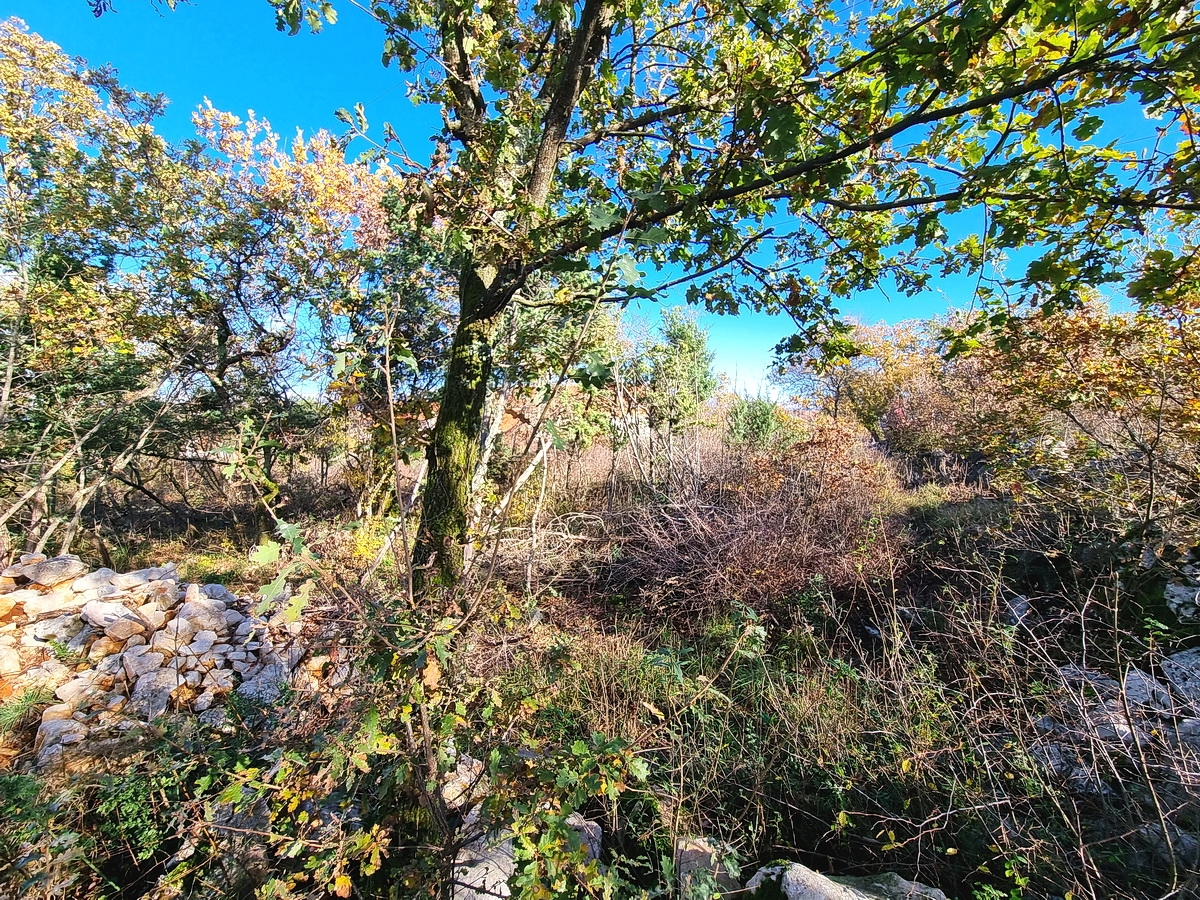 Malinska, dintorni, terreno edificabile in una posizione tranquilla