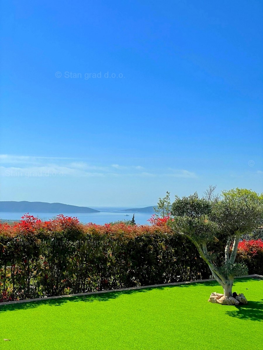 Krk, dintorni, villa moderna con piscina e splendida vista mare, IN VENDITA!